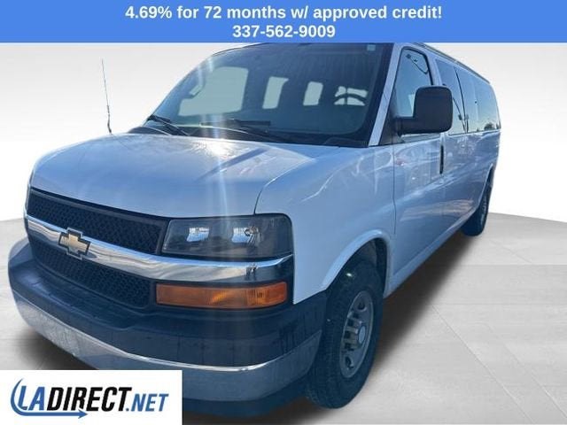 2017 Chevrolet Express Passenger LT