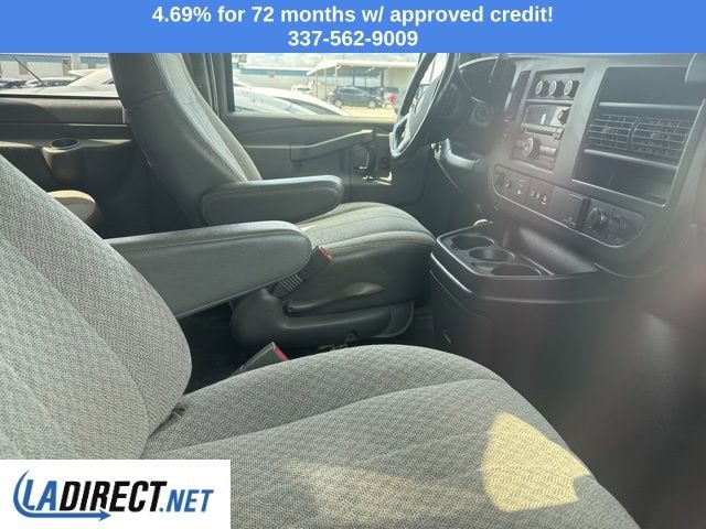 2017 Chevrolet Express Passenger LT